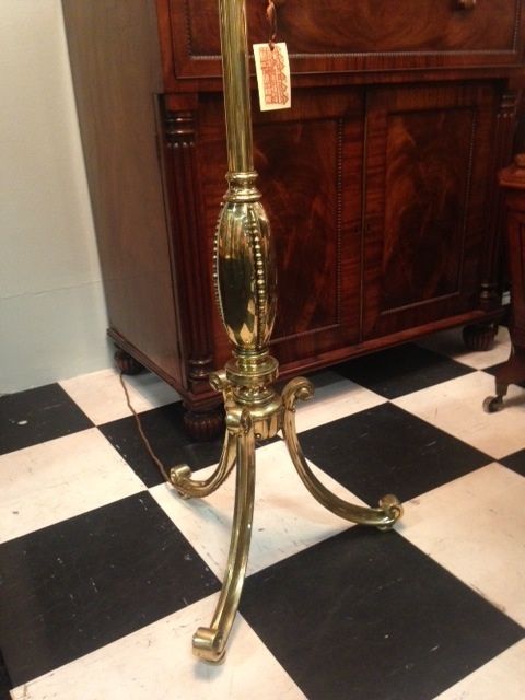 fig 1. A very good quality Victorian decorative brass telescopic standard lamp
