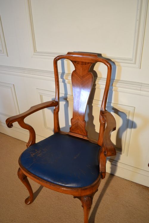 A SET OF 8 WALNUT QUEEN ANNE STYLE DECORATIVE DINING CHAIRS - ADDITIONAL PHOTO 2