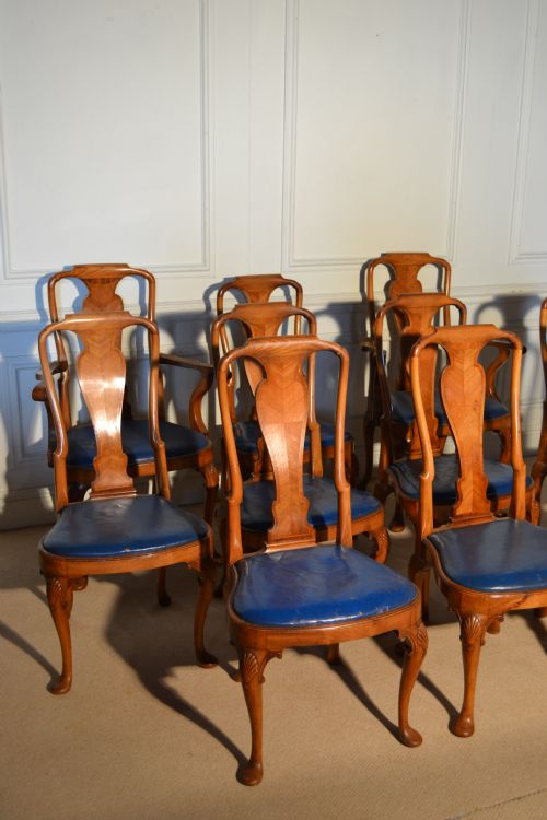A SET OF 8 WALNUT QUEEN ANNE STYLE DECORATIVE DINING CHAIRS - ADDITIONAL PHOTO 4
