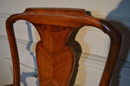 A SET OF 8 WALNUT QUEEN ANNE STYLE DECORATIVE DINING CHAIRS - ADDITIONAL PHOTO 8