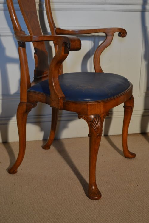 A SET OF 8 WALNUT QUEEN ANNE STYLE DECORATIVE DINING CHAIRS - ADDITIONAL PHOTO 10