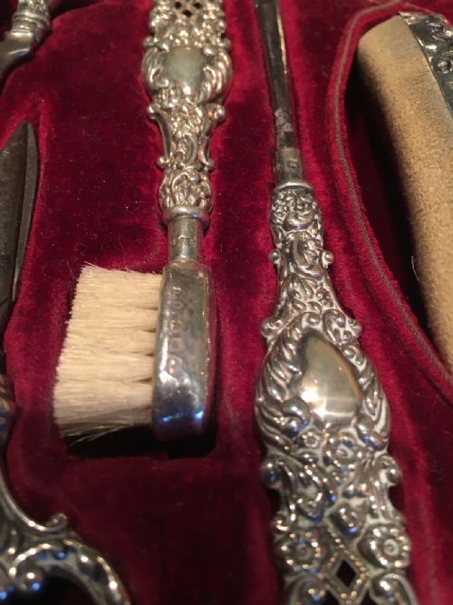 SILVER DRESSING SET IN ORIGINAL CASE - ADDITIONAL PHOTO 3