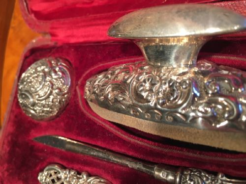 SILVER DRESSING SET IN ORIGINAL CASE - ADDITIONAL PHOTO 5