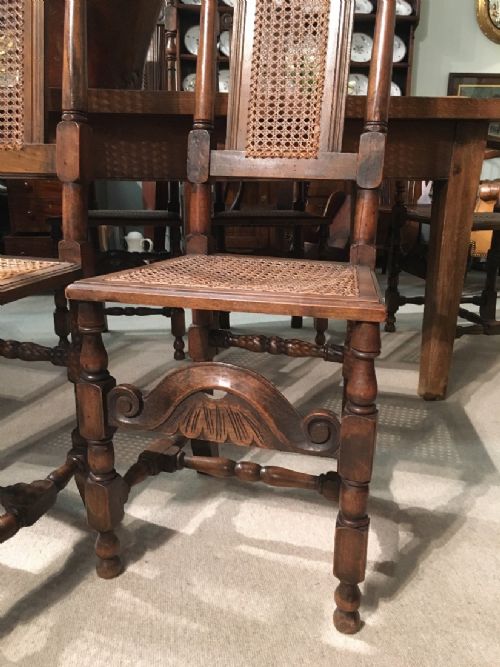 GOOD SET OF 8 17TH CENTURY STYLE OAK CHAIRS - ADDITIONAL PHOTO 1