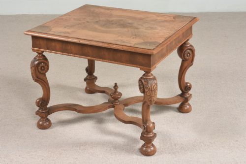 Walnut William & Mary Style Small Side/coffee Table