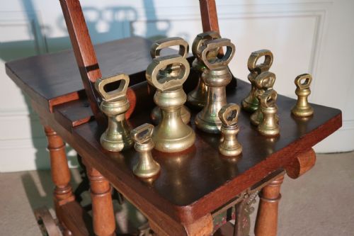 A WONDERFUL SET OF JOCKEY SCALES BY YOUNG SON - ADDITIONAL PHOTO 2