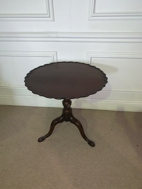 Fine Quality Regency Pie Crust Tilt Top Occasional Table C.1800