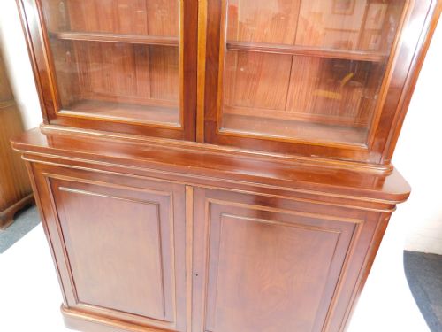 fig 3. Large 19th Century Regency Gillows bookcase