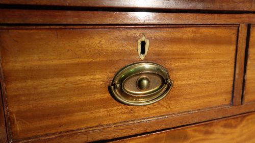 LARGE 18TH CENTURY GEORGE III MAHOGANY CHEST OF DRAWERS - ADDITIONAL PHOTO 3