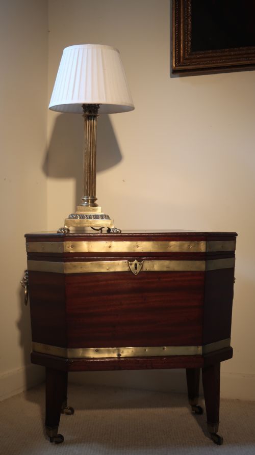 18TH CENTURY GEORGE III FLAT TOP OCTAGONAL WINE COOLER IN EXCELLENT CONDITION - ADDITIONAL PHOTO 5