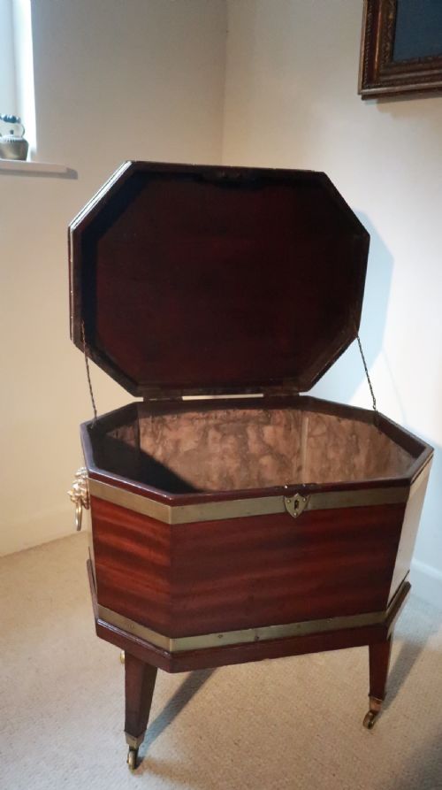 18TH CENTURY GEORGE III FLAT TOP OCTAGONAL WINE COOLER IN EXCELLENT CONDITION - ADDITIONAL PHOTO 7