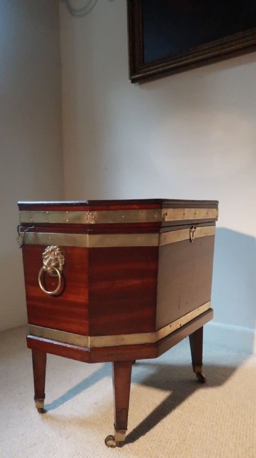 18TH CENTURY GEORGE III FLAT TOP OCTAGONAL WINE COOLER IN EXCELLENT CONDITION - ADDITIONAL PHOTO 8