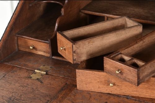 IMPRESSIVE GEORGE 1ST DOME TOP BUREAU CABINET C1720 - ADDITIONAL PHOTO 6