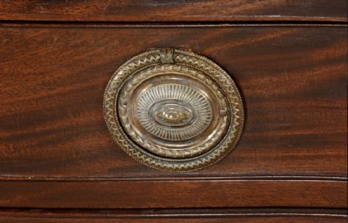 18TH CENTURY LOVELY QUALITY GEORGE III SERPENTINE CHEST OF DRAWERS - ADDITIONAL PHOTO 1