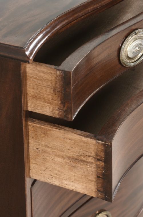 18TH CENTURY LOVELY QUALITY GEORGE III SERPENTINE CHEST OF DRAWERS - ADDITIONAL PHOTO 2