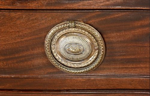 18TH CENTURY LOVELY QUALITY GEORGE III SERPENTINE CHEST OF DRAWERS - ADDITIONAL PHOTO 5