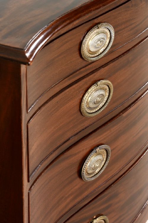 18TH CENTURY LOVELY QUALITY GEORGE III SERPENTINE CHEST OF DRAWERS - ADDITIONAL PHOTO 7