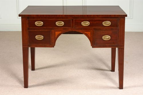 18th Century Sheraton Dressing Table with Four Drawers C.1785