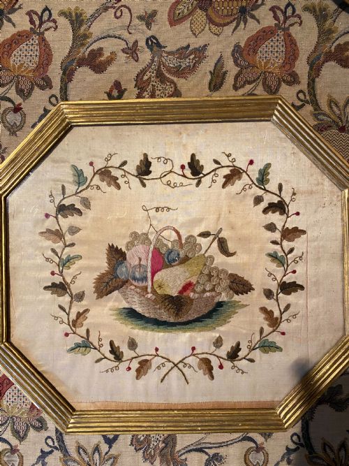 18TH CENTURY SILK EMBROIDERY IN OCTAGONAL GILT WOOD FRAME - ADDITIONAL PHOTO 2