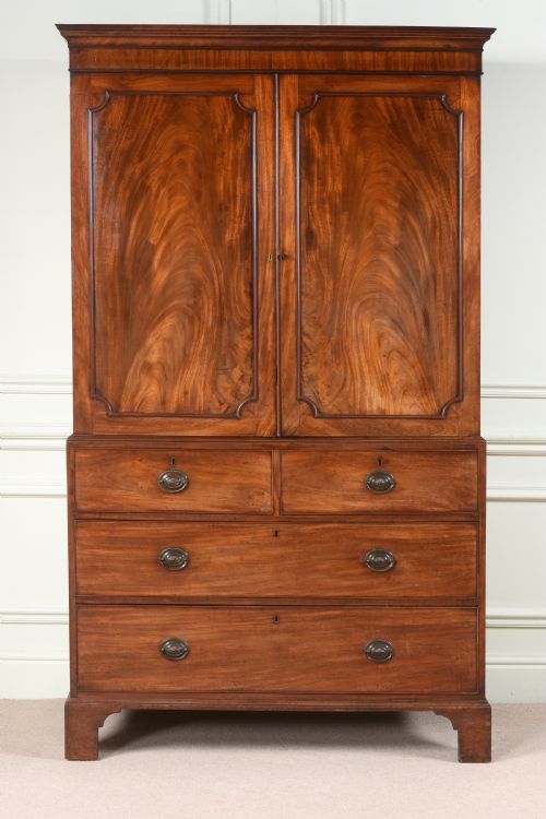 GEORGE III LINEN PRESS - ADDITIONAL PHOTO 1