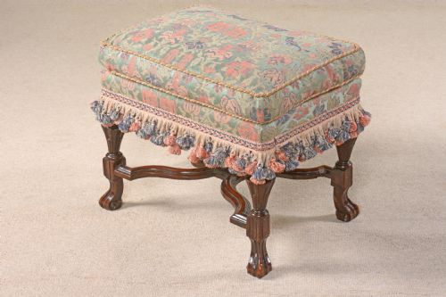 QUEEN ANNE STYLE FINE QUALITY WING ARM CHAIR - ADDITIONAL PHOTO 2