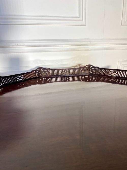 FINE 18TH CENTURY GEORGE II OCTAGONAL BIRDCAGE TRIPOD TABLE WITH PIERCED GALLERY IN EXCELLENT CONDITION - ADDITIONAL PHOTO 5