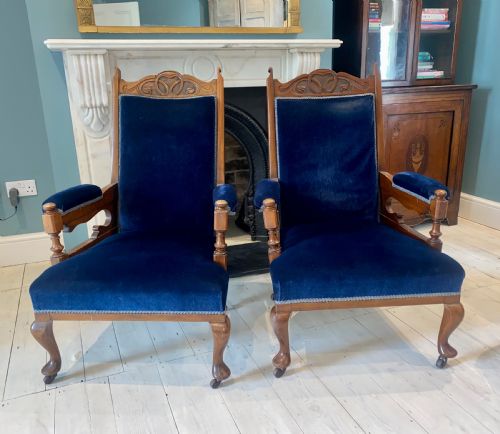 LIBERTY 19TH CENTURY PAIR OF WALNUT ARM CHAIRS IN BLUE VELVET - ADDITIONAL PHOTO 2