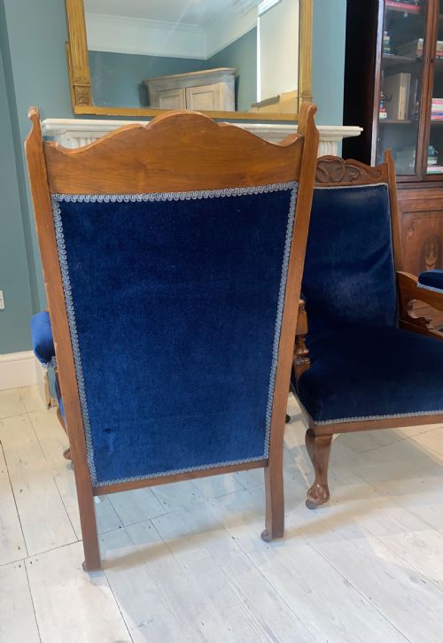 LIBERTY 19TH CENTURY PAIR OF WALNUT ARM CHAIRS IN BLUE VELVET - ADDITIONAL PHOTO 7