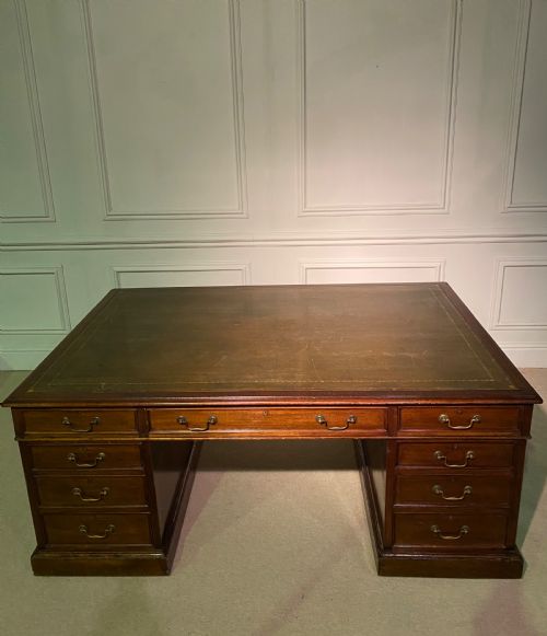 19TH CENTURY MAHOGANY LARGE PARTNERS DESK - ADDITIONAL PHOTO 4