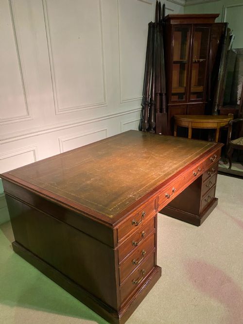 19TH CENTURY MAHOGANY LARGE PARTNERS DESK - ADDITIONAL PHOTO 7