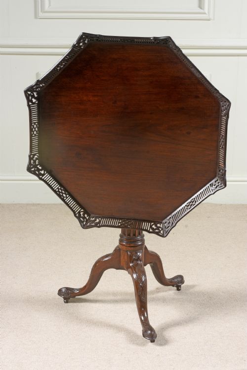 FINE 18TH CENTURY GEORGE II OCTAGONAL BIRDCAGE TRIPOD TABLE WITH PIERCED GALLERY IN EXCELLENT CONDITION - ADDITIONAL PHOTO 17