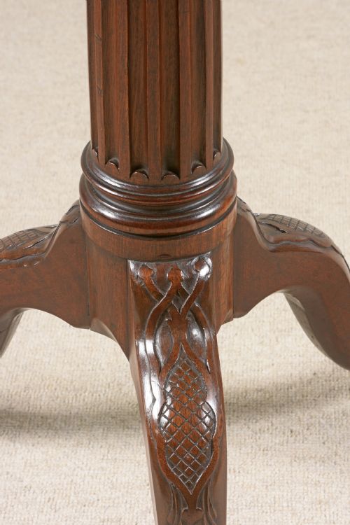 FINE 18TH CENTURY GEORGE II OCTAGONAL BIRDCAGE TRIPOD TABLE WITH PIERCED GALLERY IN EXCELLENT CONDITION - ADDITIONAL PHOTO 19