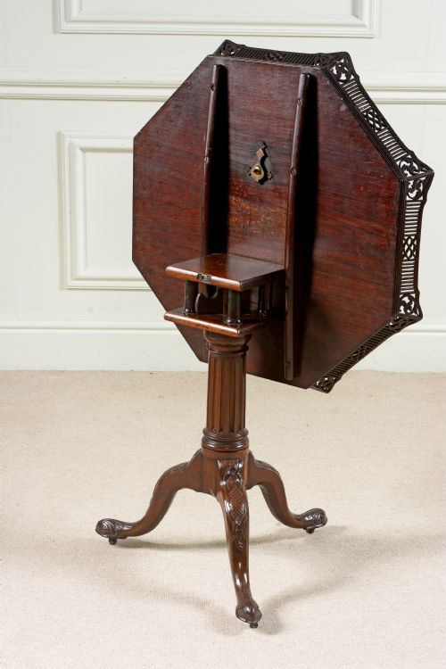 FINE 18TH CENTURY GEORGE II OCTAGONAL BIRDCAGE TRIPOD TABLE WITH PIERCED GALLERY IN EXCELLENT CONDITION - ADDITIONAL PHOTO 21