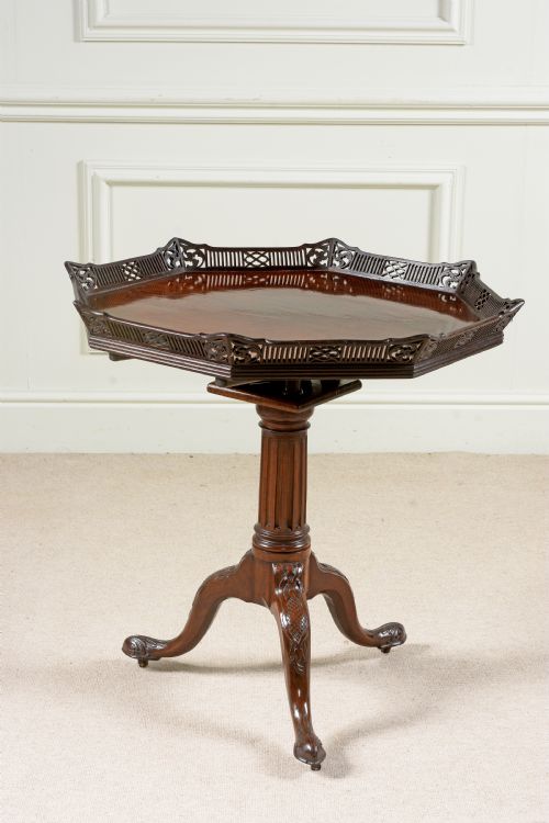 FINE 18TH CENTURY GEORGE II OCTAGONAL BIRDCAGE TRIPOD TABLE WITH PIERCED GALLERY IN EXCELLENT CONDITION - ADDITIONAL PHOTO 22