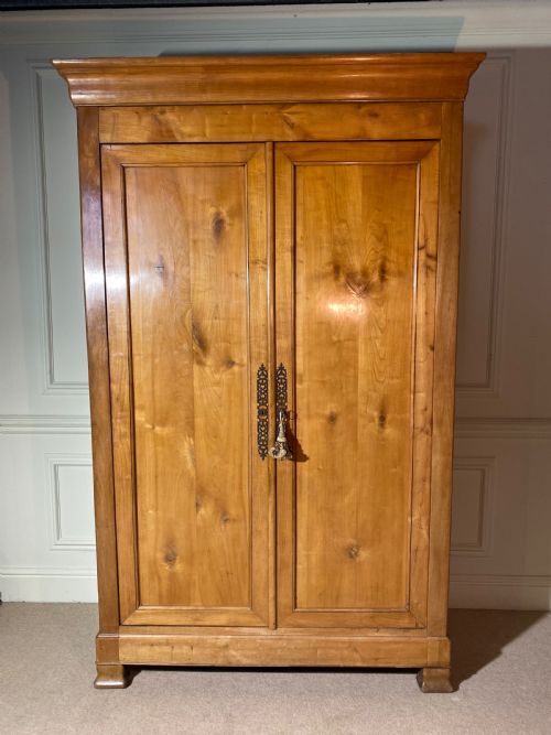 SUPERB QUALITY 19TH CENTURY CHERRY ARMOIRE WARDROBE LINEN PRESS - ADDITIONAL PHOTO 2