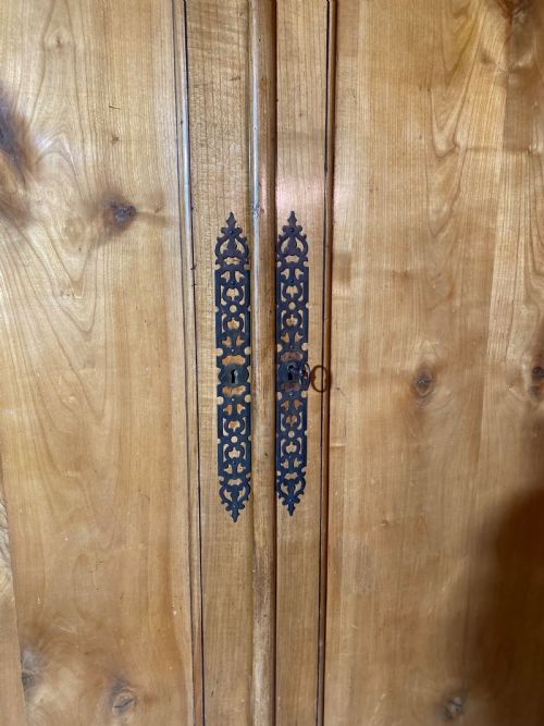SUPERB QUALITY 19TH CENTURY CHERRY ARMOIRE WARDROBE LINEN PRESS - ADDITIONAL PHOTO 7