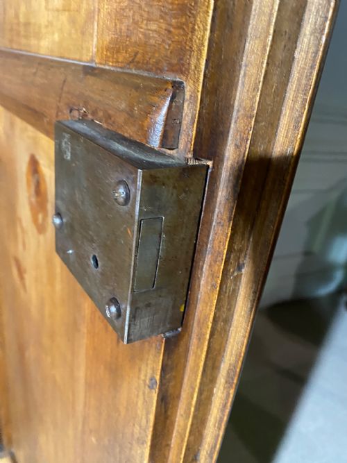 SUPERB QUALITY 19TH CENTURY CHERRY ARMOIRE WARDROBE LINEN PRESS - ADDITIONAL PHOTO 16