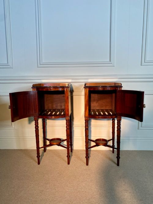 EXCEPTIONAL PAIR OF EARLY REGENCY MAHOGANY BOWFRONTED BEDSIDE NIGHTSTANDS BY GILLOWS - ADDITIONAL PHOTO 6