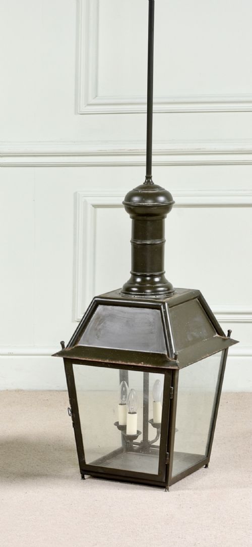 A LARGE PAIR OF COUNTRY HOUSE COACHING LANTERNS - ADDITIONAL PHOTO 2