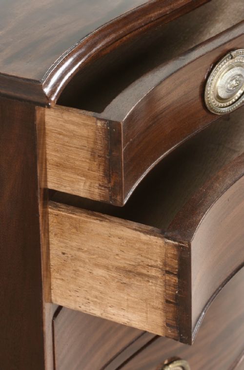 18TH CENTURY GEORGE III SHERATON SERPENTINE CHEST OF DRAWERS - ADDITIONAL PHOTO 7
