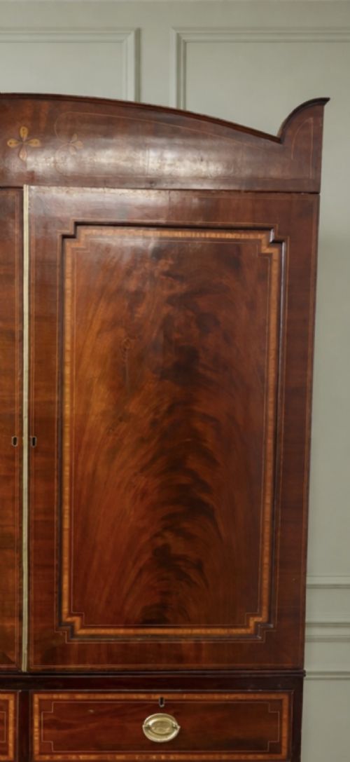 FINE GEORGIAN SHERATON LINEN PRESS - ADDITIONAL PHOTO 2