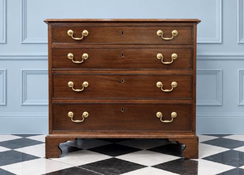 18th Century George III small chest of drawers