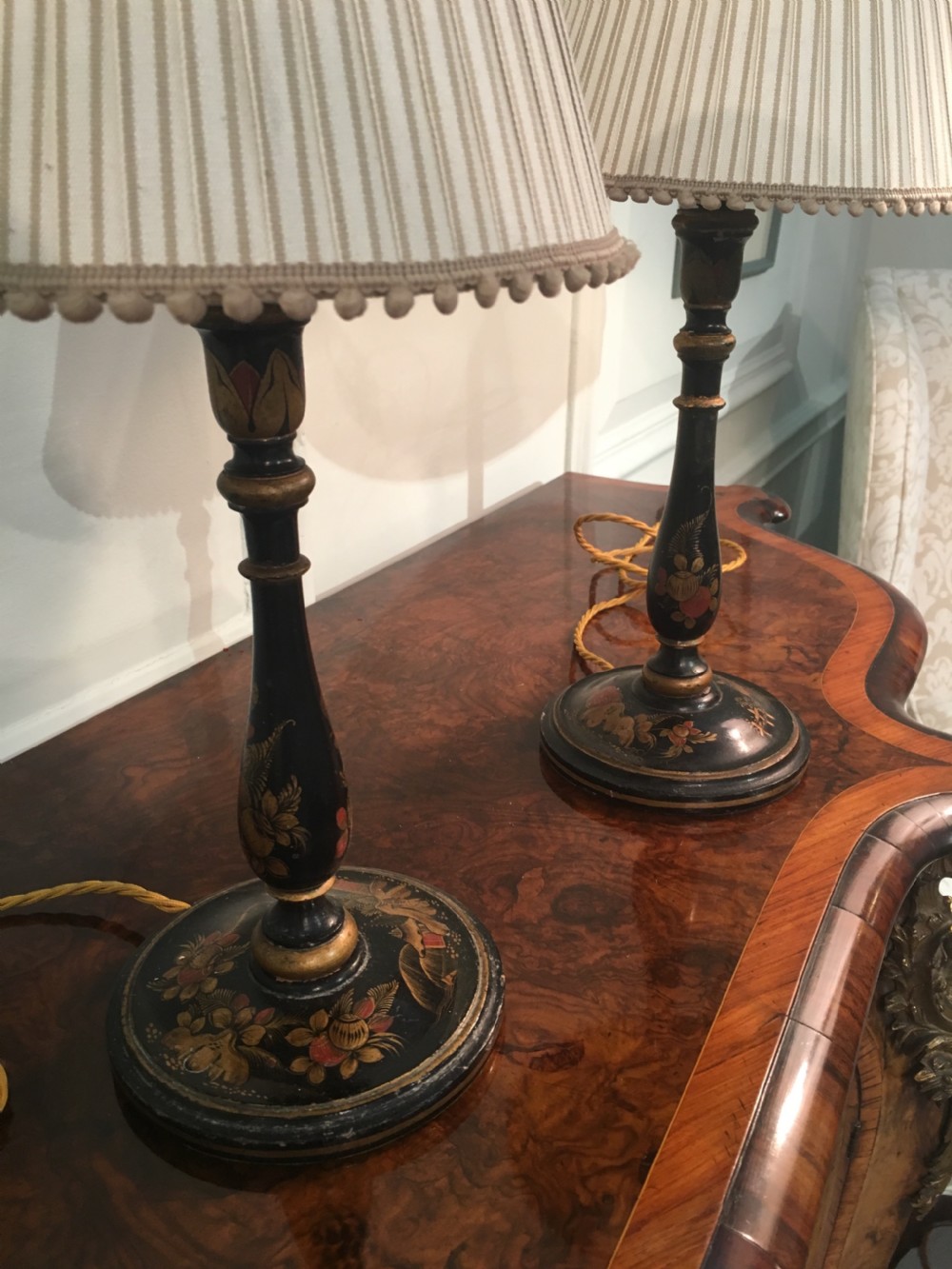 Beautiful pair of chinoiserie lamps View V
