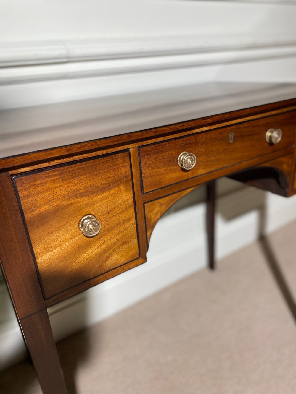 Lovely quality George III dressing table View III