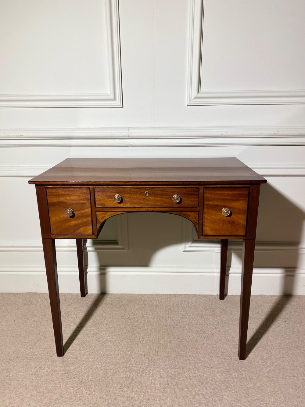 Lovely quality George III dressing table View IX