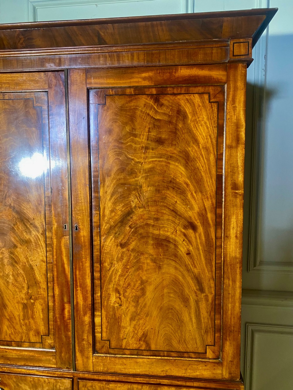 Lovely Quality Georgian Linen Press / wardrobe View IV