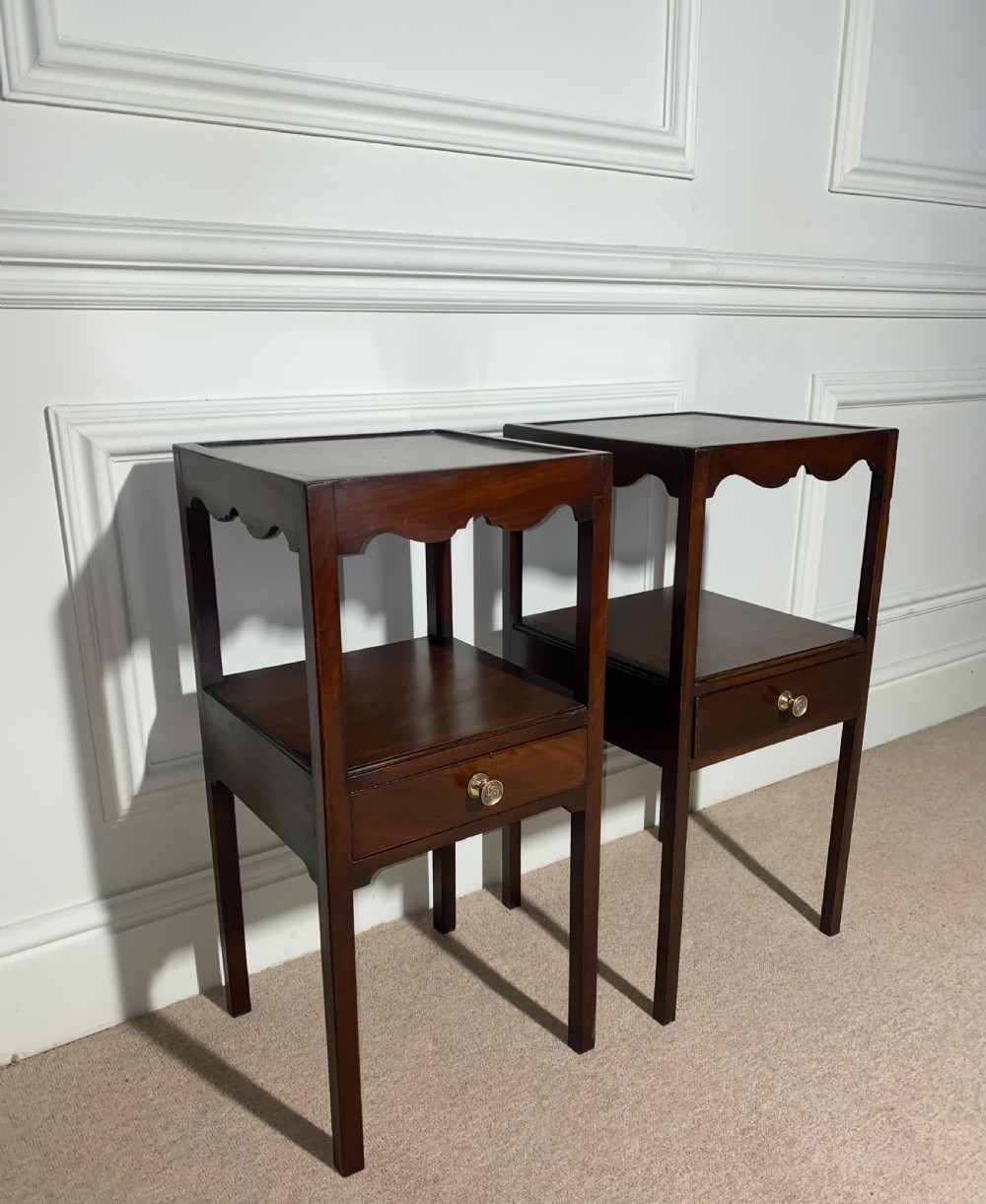 Lovely pair of George III mahogany bedside tables View II