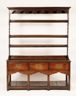 18TH CENTURY WELSH DRESSER IN SUPERB CONDITION