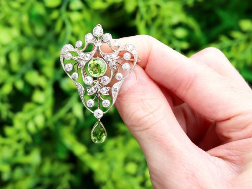 ANTIQUE ART NOUVEAU 302CT PERIDOT AND 341CT DIAMOND 14CT YELLOW GOLD PENDANT BROOCH CIRCA 1890 - ADDITIONAL PHOTO 1