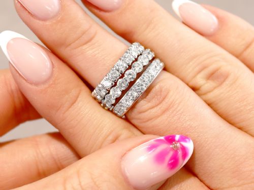 fig 2. Vintage 2.42ct Diamond and Platinum Full Eternity Ring Circa 1955